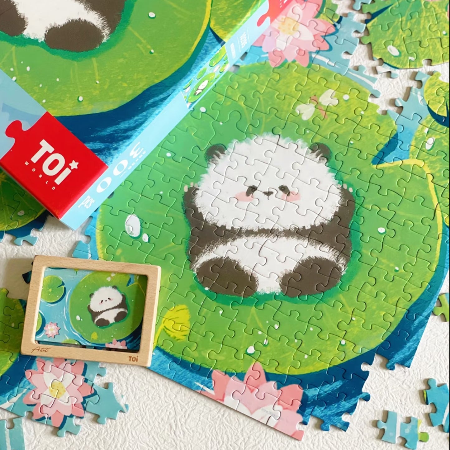 Panda Hua Hua's Observation Journal II 300 Piece Jigsaw Puzzle
