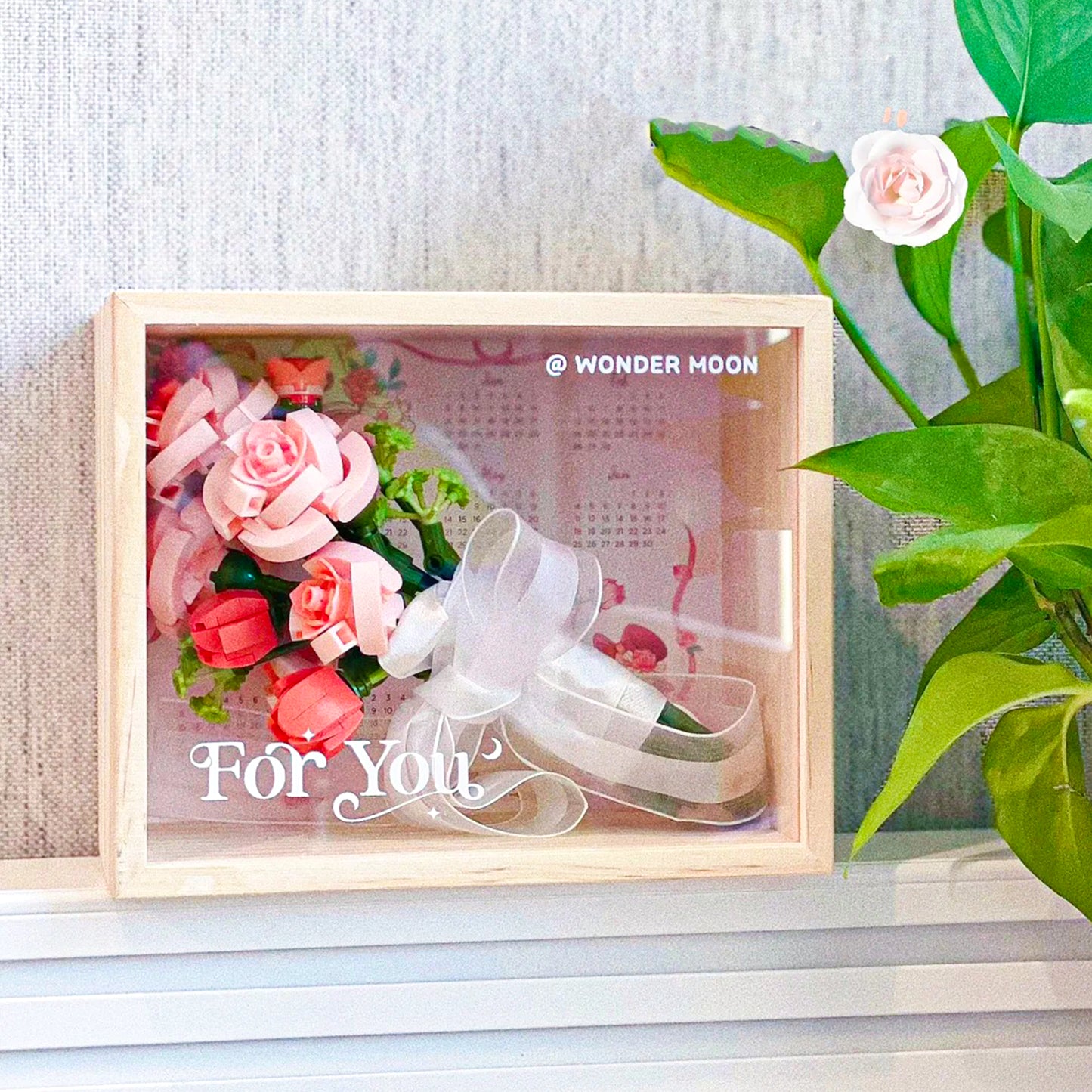 For You Series Warm and Gentle Building Block Rose Bouquet Display Set